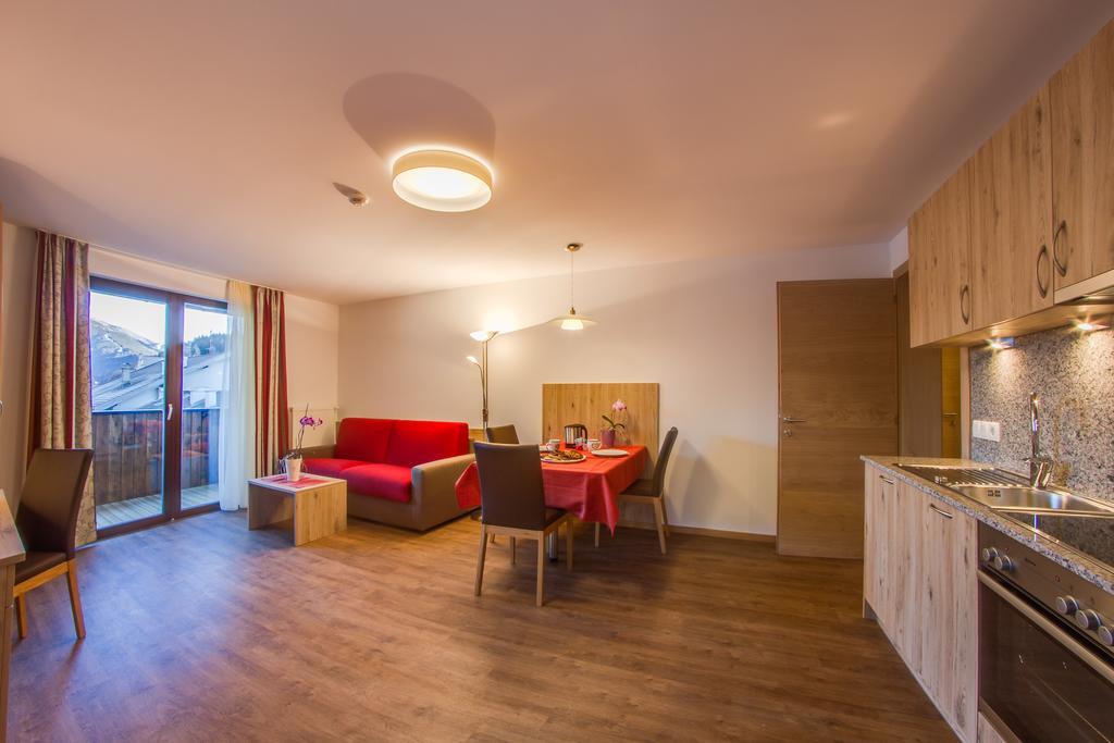 Residence Silvia San Candido Esterno foto