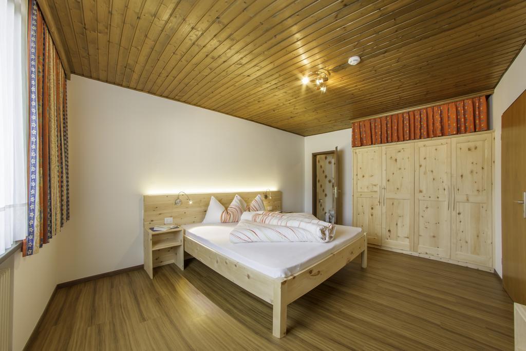 Residence Silvia San Candido Esterno foto